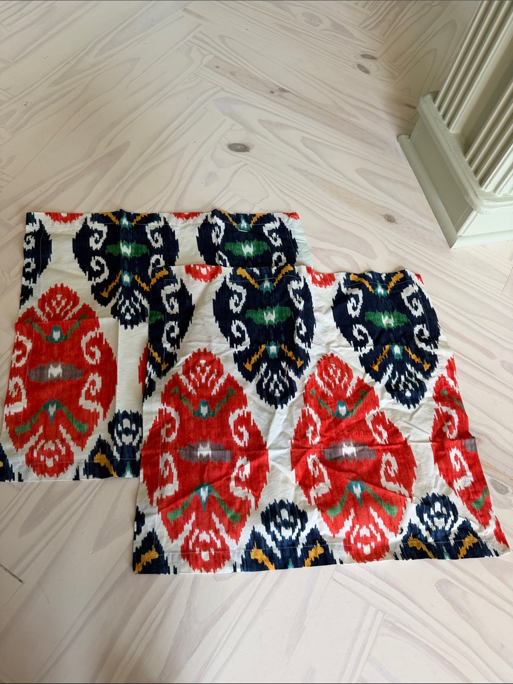 William Sonoma set of 2 napkins
